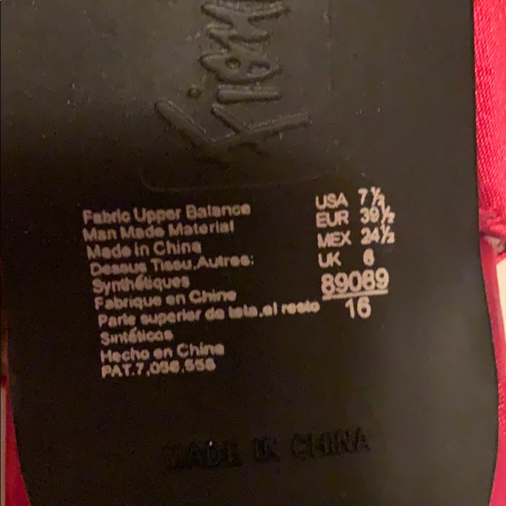 Red heels! - Picture 2 of 2